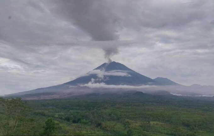 Status Darurat Semeru Diperpanjang Hingga 2 Desember