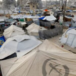 Masyarakat Gaza membutuhkan bantuan tenda dan makanan menjelang musim dingin tiba.