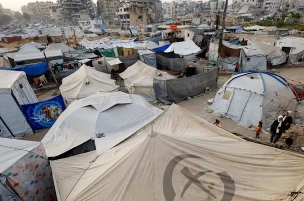 Masyarakat Gaza membutuhkan bantuan tenda dan makanan menjelang musim dingin tiba.