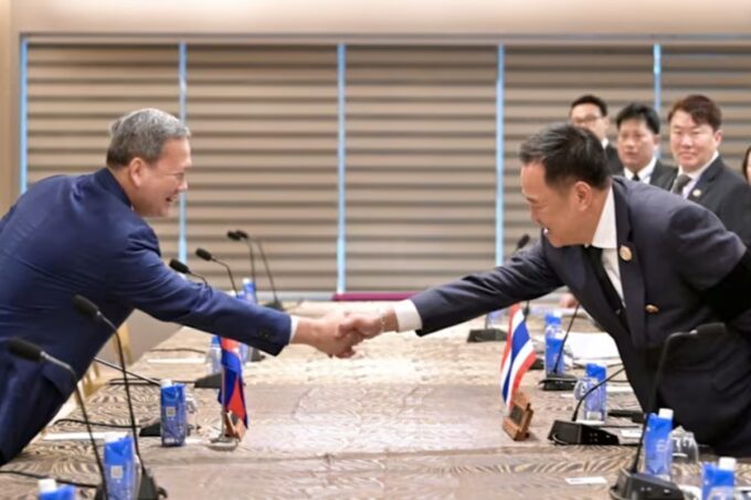 Thailand dan Kamboja sepakat tarik persenjataan berat dari wilayah perbatasan.