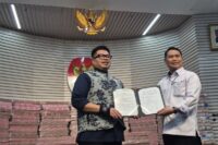 KPK pamerkan uang rampasan kasus investasi fiktif.