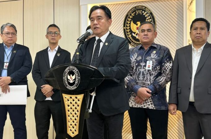 Menteri Koordinator Bidang Hukum, HAM, Imigrasi, dan Pemasyarakatan, Yusril Ihza Mahendra.