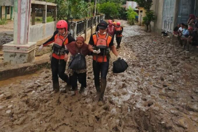 Puluhan tewas akibat bencana banjir dan longsor di Aceh. Foto: BPBD Banda Aceh