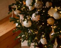 Dekorasi Pohon Natal Minimalis,