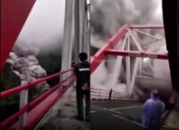 Penampakan awan panas Gunung Semeru