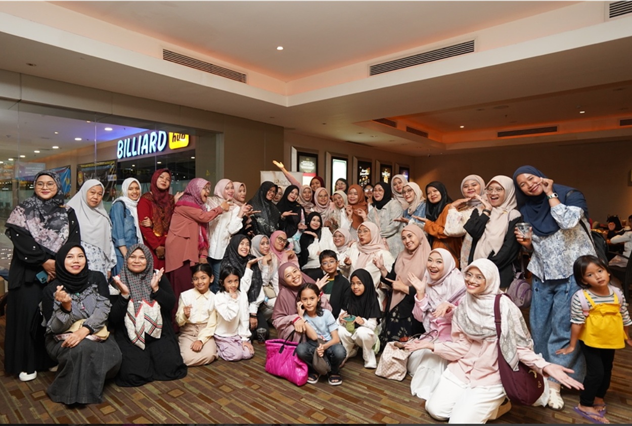 B ERL nonton bareng mitra