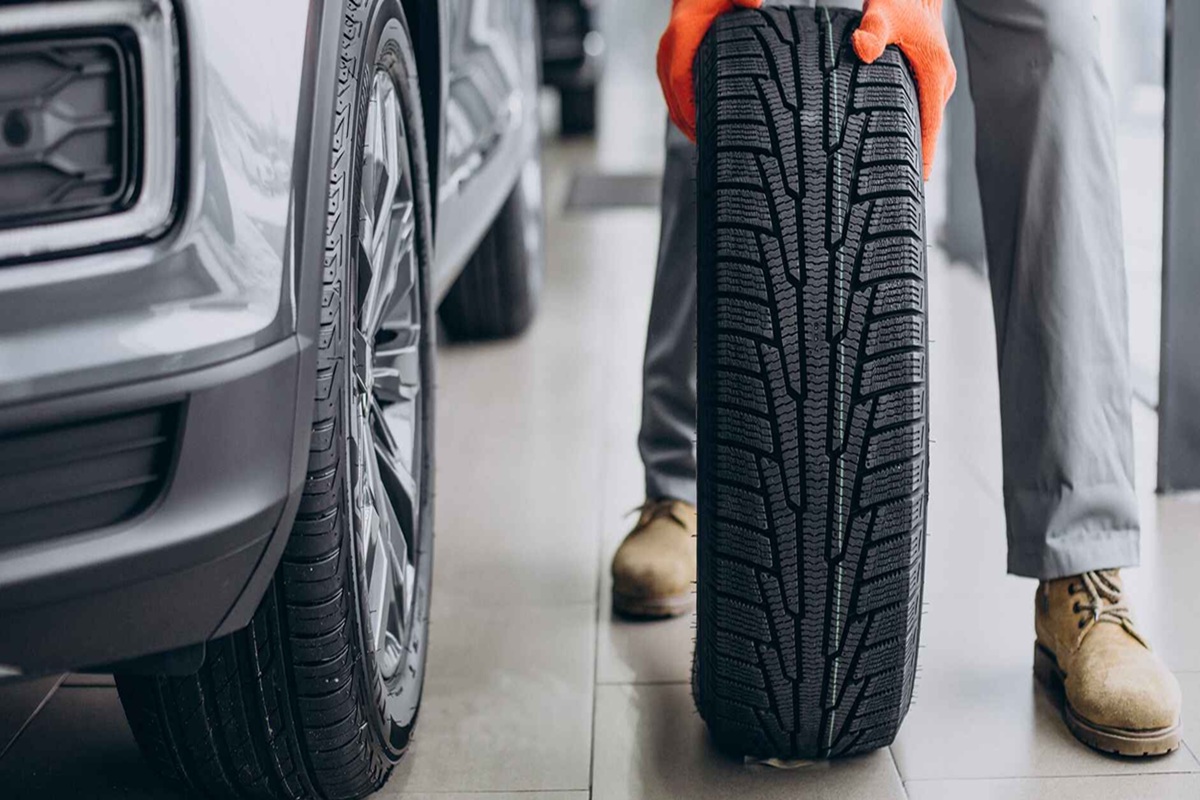 Kondisi ban harus diperhatikan sebelum menempuh perjalanan panjang.