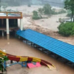 Banjir bandang dan longsor terjang wilayah Bandung Barat.
