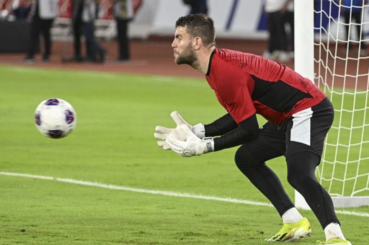 Diisukan Akan Hijrah ke Persib Bandung, Begini Jawaban Maarten Paes