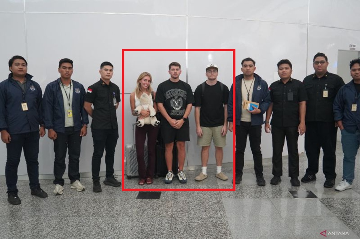 Gara-Gara 'Gangbus', Bintang Film Dewasa Bonnie Blue Dideportasi