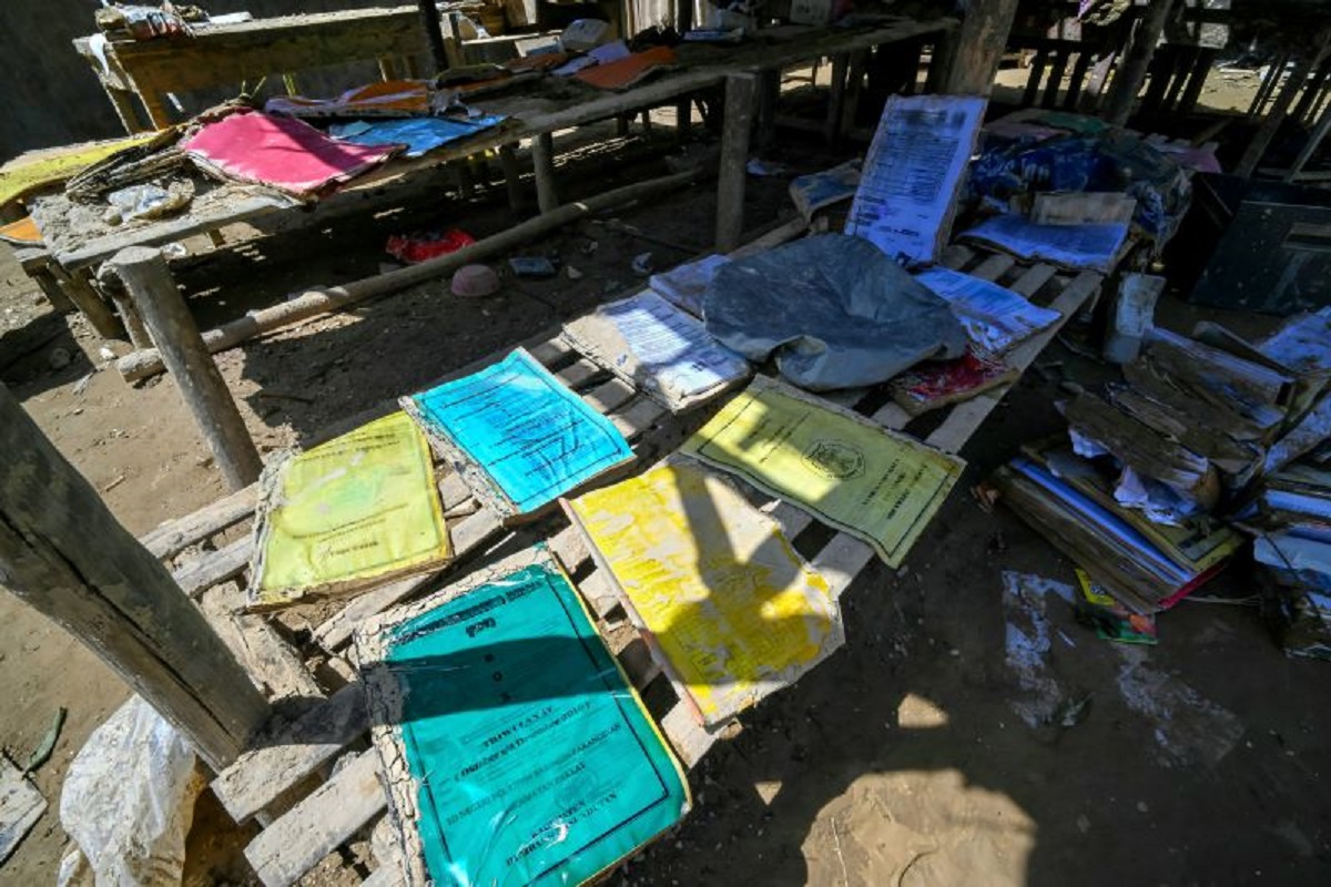 Kemendikdasmen buka layanan penggantian ijazah rusak akibat bencana Sumatra. Foto: Kemendikdasmen