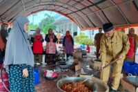 Pemprov Sumbar kirim 1,5 ton rendang ke Aceh dan Sumut. Foto: Humas Pemprov Sumbar