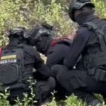 Aparat musnahkan benda diduga granat di Madiun. Foto: Humas Polres Madiun Kota