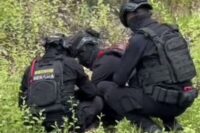 Aparat musnahkan benda diduga granat di Madiun. Foto: Humas Polres Madiun Kota