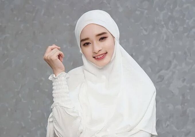 Inara Rusli Perzinahan