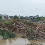 Jalur kereta api di Aceh rusak akibat diterjang arus banjir. Foto: KAI Sumut