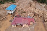Banjir bandang melanda Sumatra Utara.