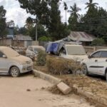 Kendaraan korban banjir di Aceh.