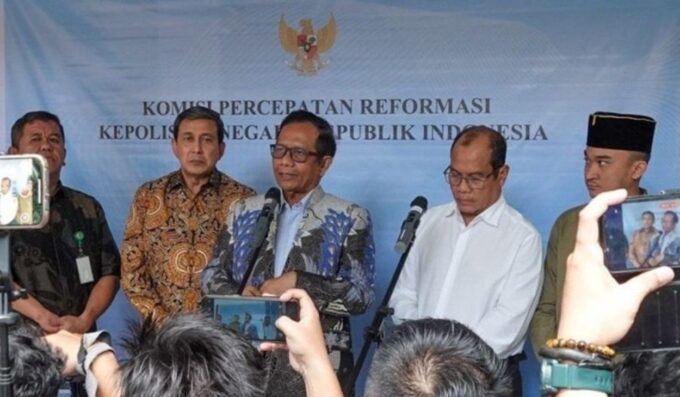 Mahfud MD sebut Perpol Nomor 10 tahun 2025 Kapolri Bertentangan dengan Konstitusi & Putusan MK