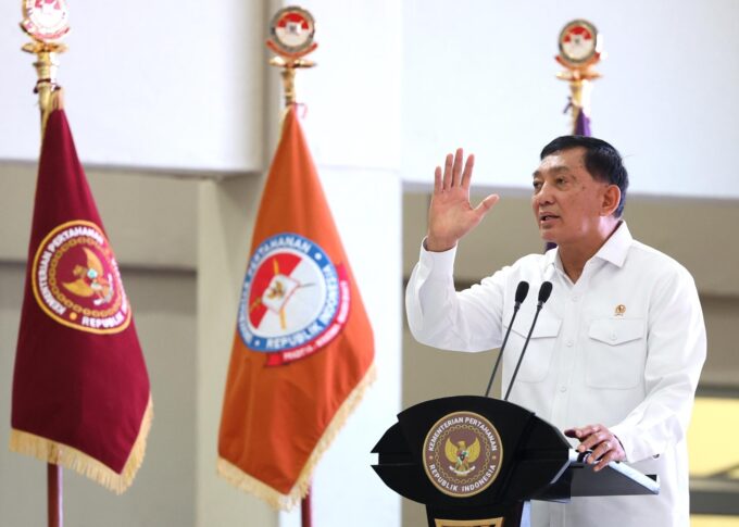 Menhan Sjafrie Apresiasi Petugas Tangkap WNA Penyelundup Nikel di Bandara IWIP