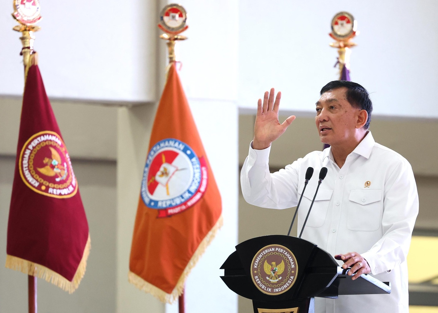 Menhan Sjafrie Apresiasi Petugas Tangkap WNA Penyelundup Nikel di Bandara IWIP