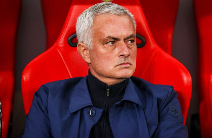 Jose Mourinho tepis rumor kembali ke Real Madrid.