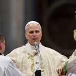 Paus Leo XIV mendesak Rusia dan Ukraina berdialog.