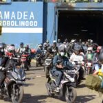 Banyak pemudik memilih menggunakan sepeda motor untuk kembali ke kampung halaman.