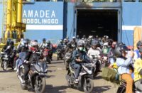 Banyak pemudik memilih menggunakan sepeda motor untuk kembali ke kampung halaman.