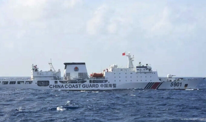 Kapal Penjaga Pantai Tiongkok.