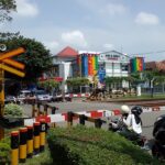 Masyarakat diminta patuhi rambu di lintasan sebidang.