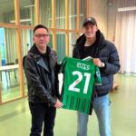 Raffi Ahmad Menangkan Lelang Jersey Jay Idzes Rp125 Juta untuk Korban Bencana Sumatera