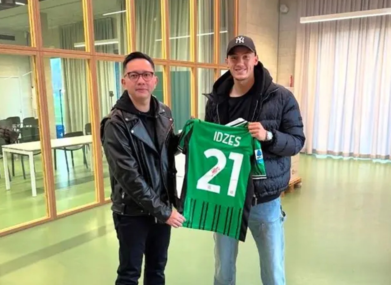 Raffi Ahmad Menangkan Lelang Jersey Jay Idzes Rp125 Juta untuk Korban Bencana Sumatera