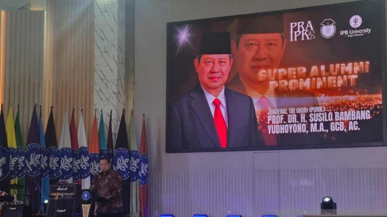 SBY Kembali ke Kampus! Terima Penghargaan 'Super Alumni' IPB