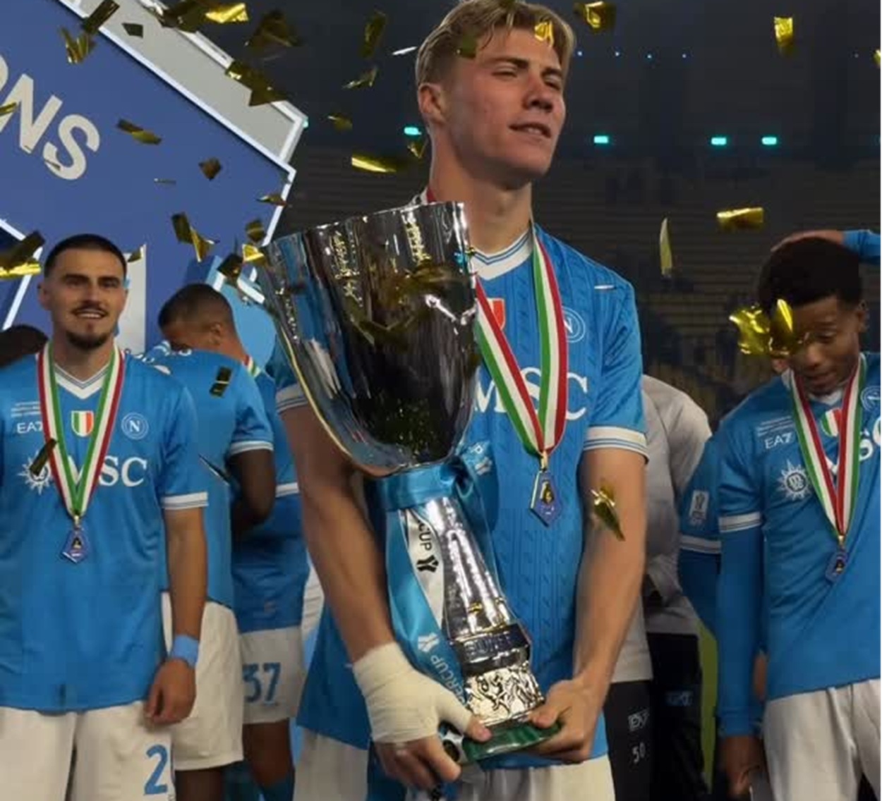 Napoli Juara Supercoppa Italiana