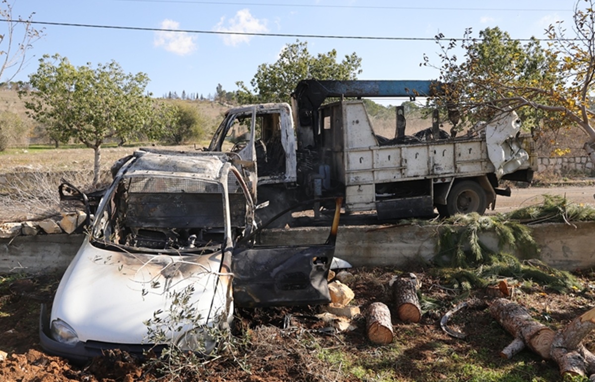 Israel melancarkan serangan drone di Lebanon selatan.