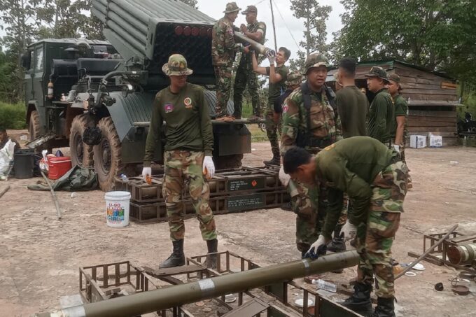 Militer Kamboja bersiap melancarkan serangan balasan ke wilayah Thailand.