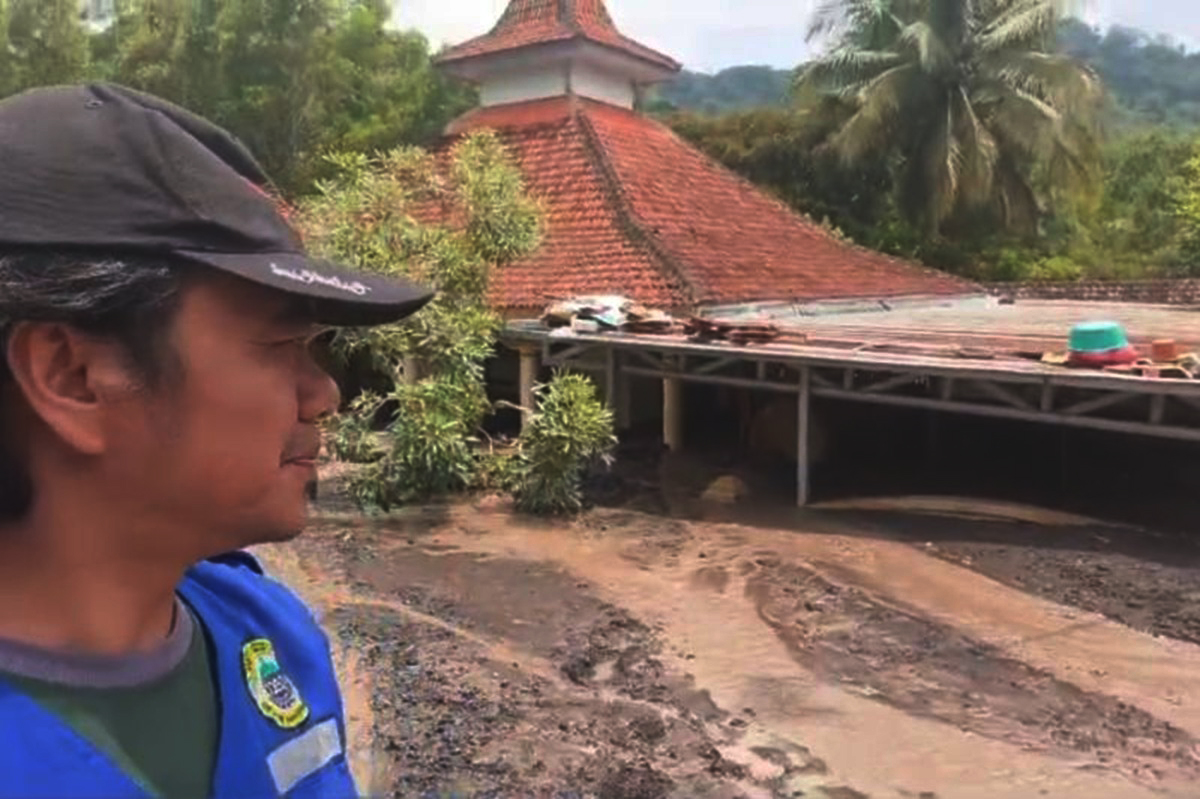 Dusun Sumberlangsep tertimbun banjir lahar Gunung Semeru.
