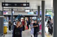 Pemprov DKI gratiskan transportasi umum selama dua hari.