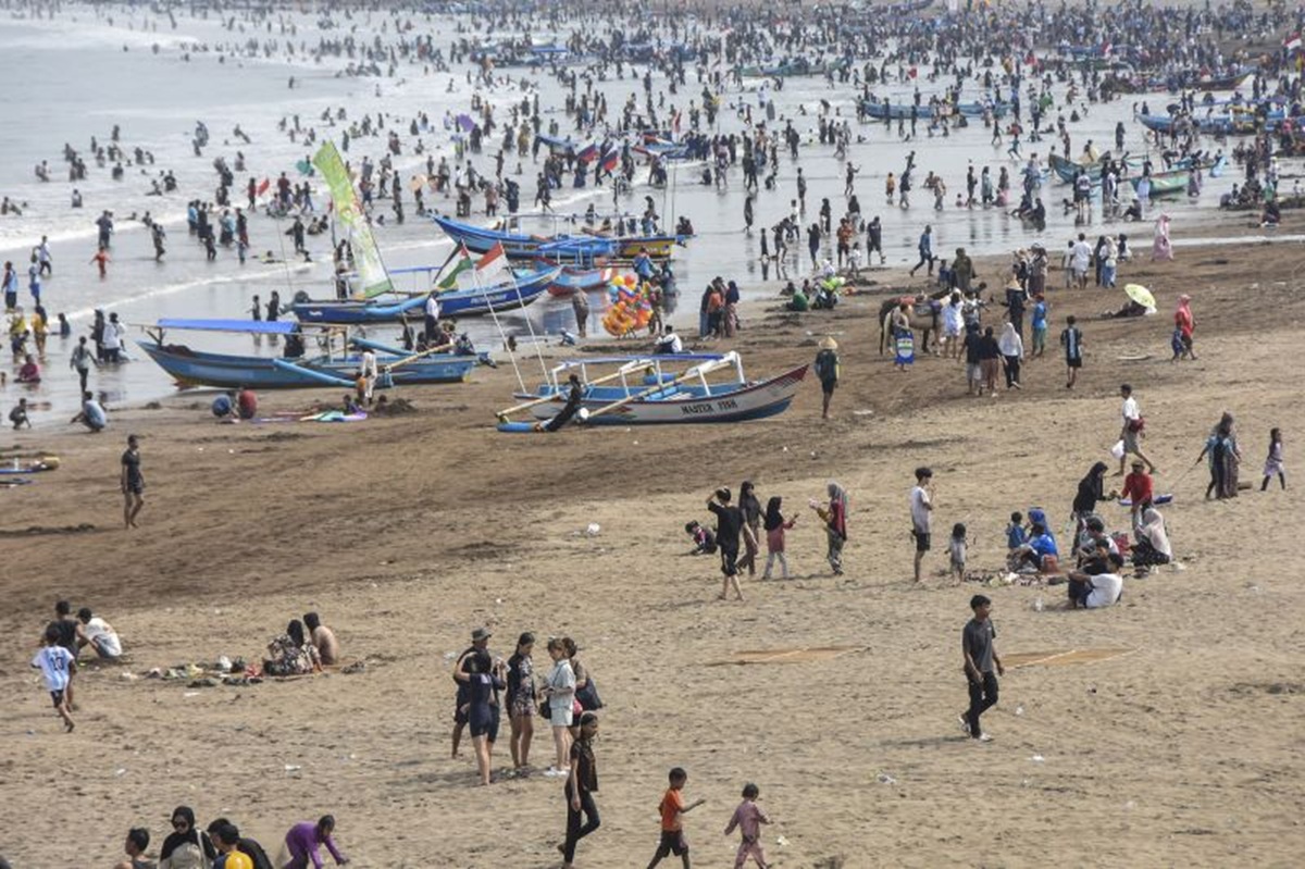 Warga Jabar manfaatkan Nataru untuk berlibur.