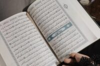 Keutamaan membaca Surat Al Kahfi di Hari Jumat