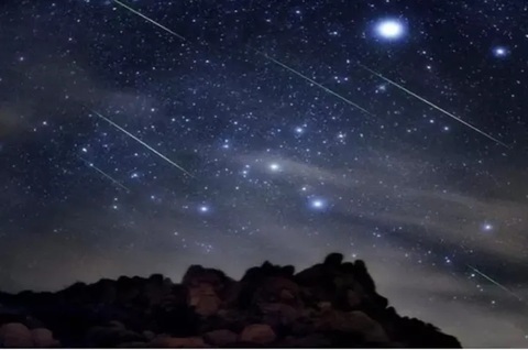 Puncak hujan meteor Geminid malam ini