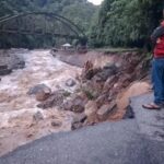 Jalan Lembah Anai yang sepat terputus