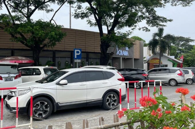 Rest area KM 57 Tol Jakarta Cikampek