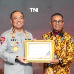 Wakapolri Komjen Pol Dedi Prasetyo dan Dahlan Iskan