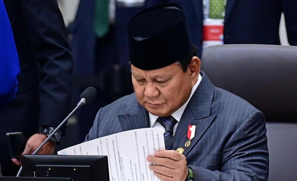 Bye-Bye Pasal Karet UU ITE, Prabowo Teken UU Penyesuaian Pidana