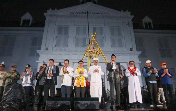 Doa bersama di Kota Tua.