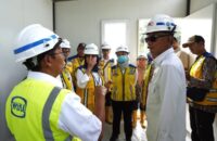 Menteri Pekerjaan Umum Dody Hanggodo meninjau progres pembangunan huntara.