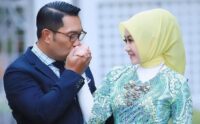 Ridwan Kamil – Bu Cinta BUKAN Suami Istri Lagi