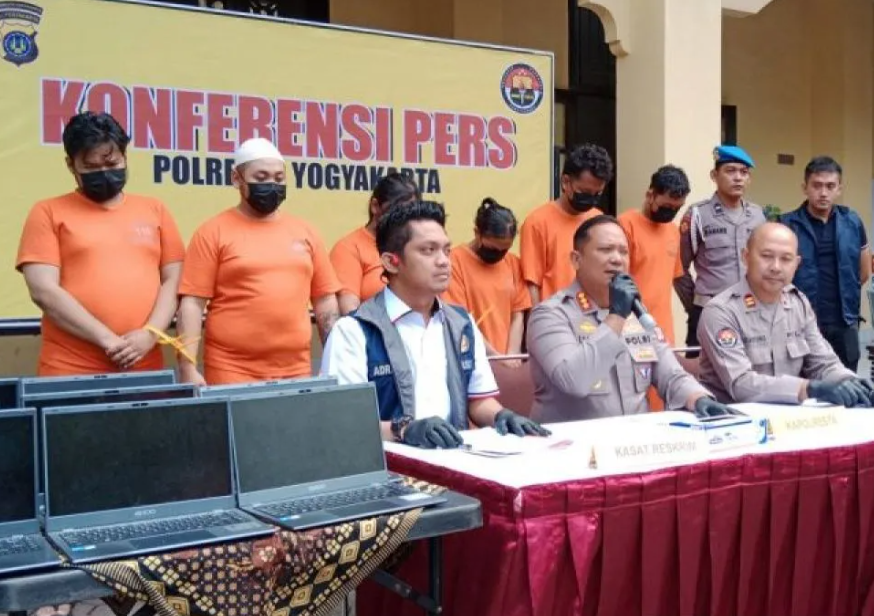 Sindikat love scamming Yogyakarta